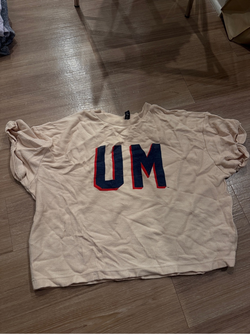 Women’s Ole Miss Cream Ribbed Tee with Navy & Red 'UM' Graphic